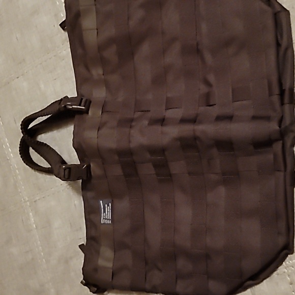 Nike shoes with matching Nike bag - Picture 8 of 8